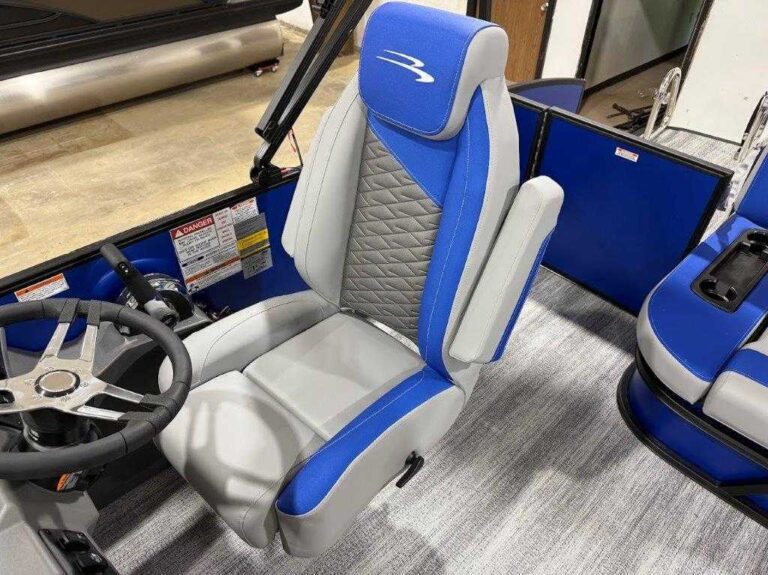 2026 Bennington 22SSB - SPS - Blackout US-ETWS7214G526 [photo 9]